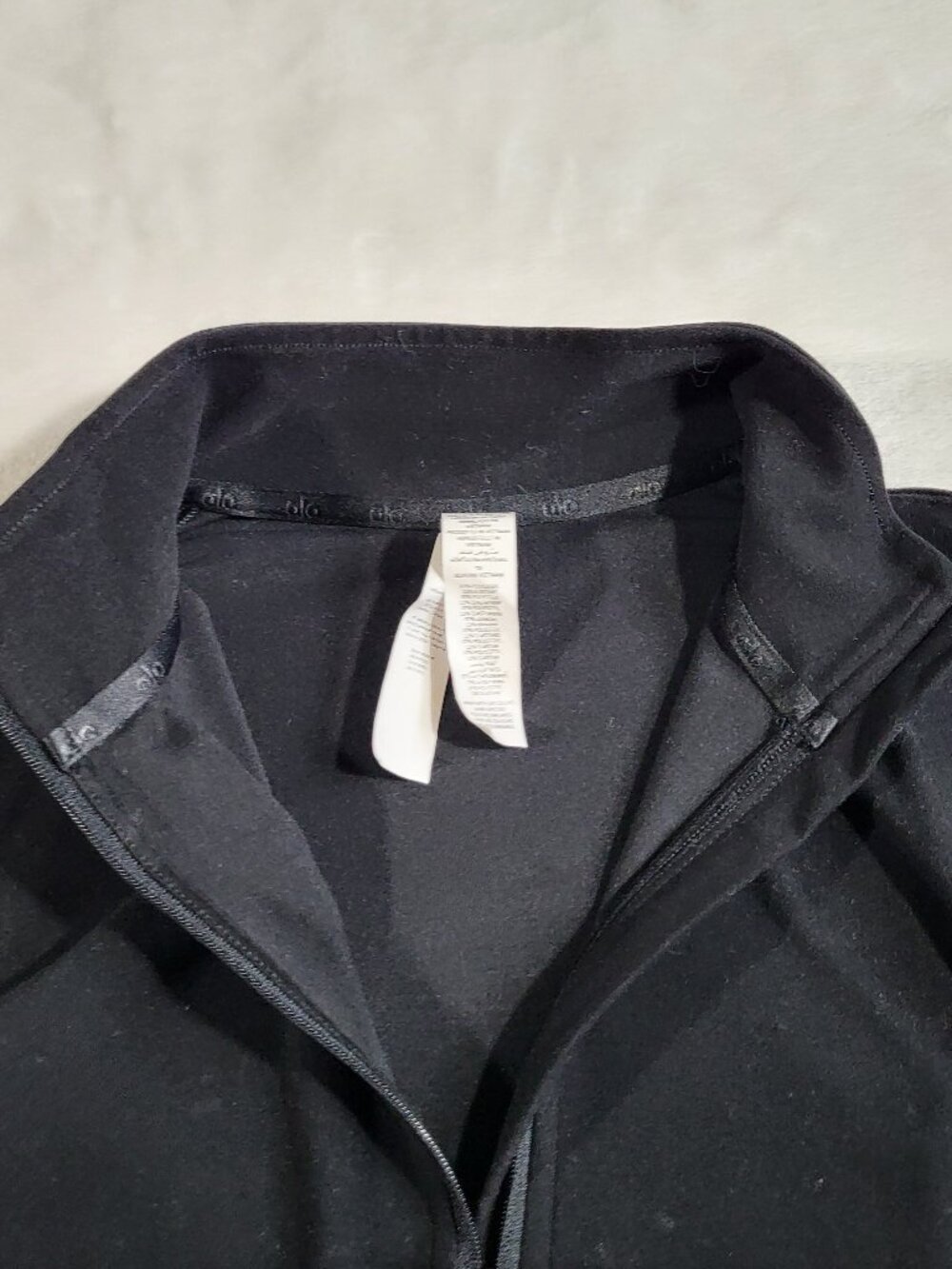 ALO YOGA - Alosoft 1/2 Zip Rapid Pullover - Small - Picture 7 of 14